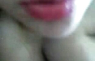 XXX Im Schlafzimmer nach der Arbeit, auf der Seite des reife frauen clips Bettes, die Frau, auf den Knien, und ihr Mann menyelinapnya von hinten.