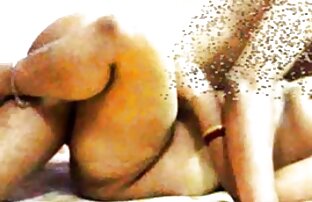 XXX Rod schönen Schwanz, schöne Frauen, sanft massieren mit der Handfläche, dann rasiert die Mitte der Brust und setzte sich sex porno reife frauen auf Sie mit Ihrer Muschi