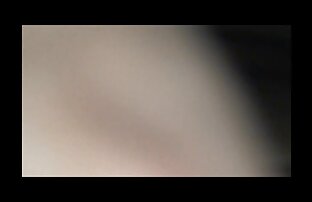 XXX Nach dem Bad, Chick hat spielerische Stimmung irgendwie, und einer reife frauen im swingerclub von ihnen fiel, Pussy voller Federn von einem Freund, schnell leckt es, sie sagte, dass sie normalen Sex und einen Draht will zu befestigen, die gelogen und legte es auf und beenden.